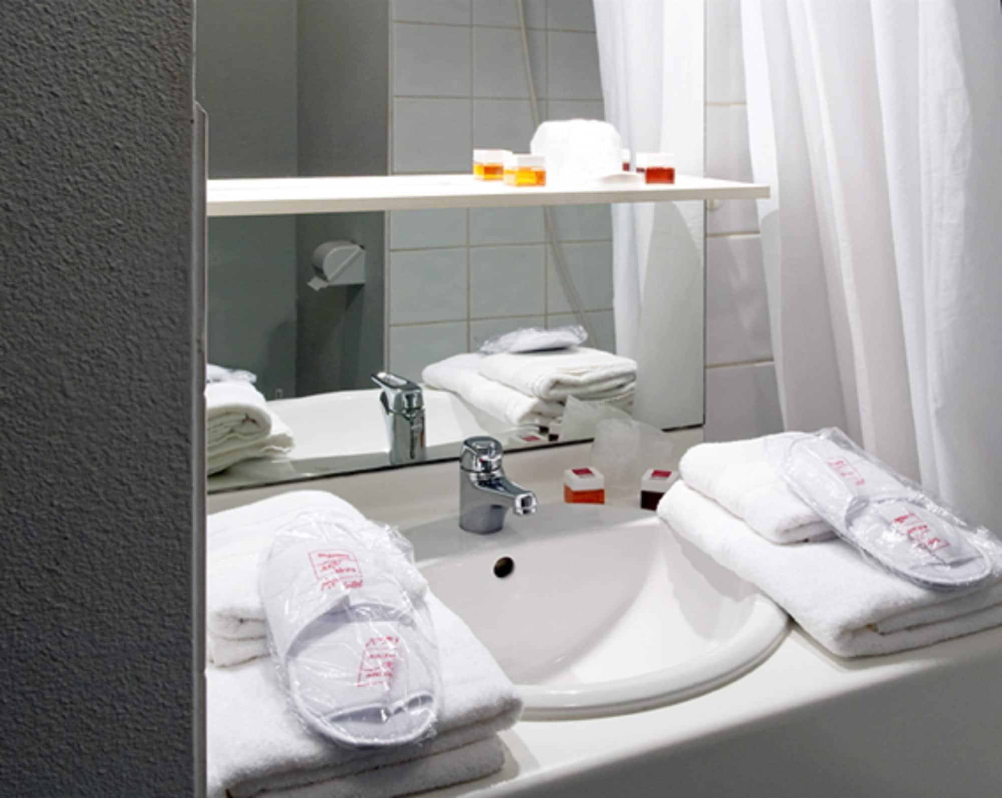 Sejours & Affaires Rennes Longs Champs Aparthotel Exterior photo